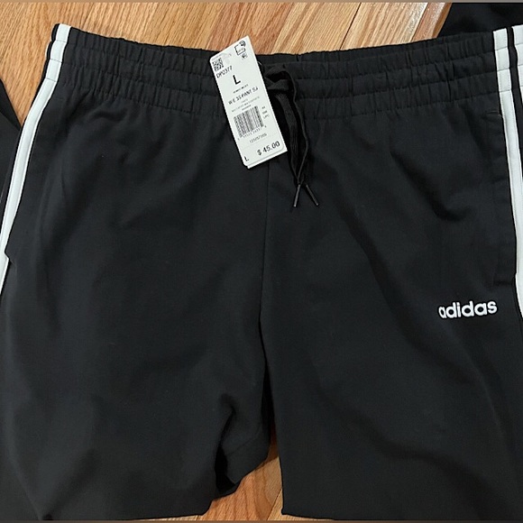 🆕🔥ADIDAS SUPER CUTE&SILKY FEEL&COMFY-W/STRIPES JOGGERS EMBLEN ON FRONT NWT!!!! - Picture 3 of 7